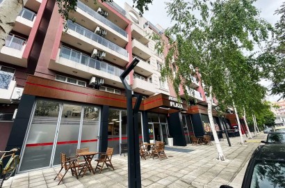 Two-Bedroom apartment, second line to the sea.