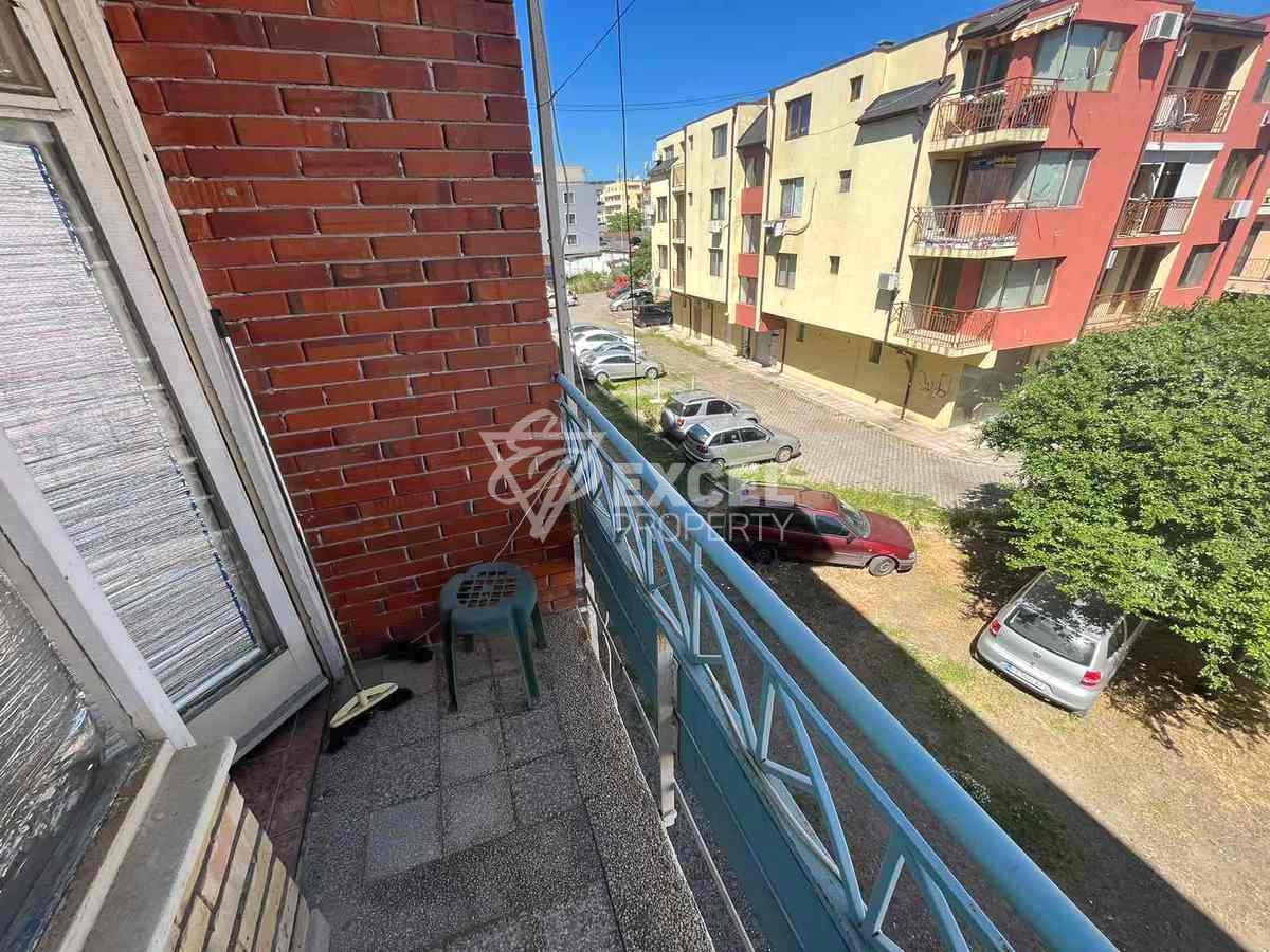 Studio, no maintenance fee!