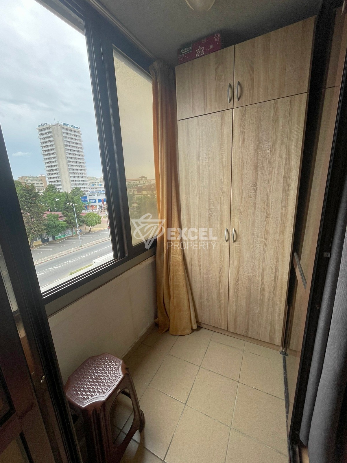 Furnished one-bedroom apartment, close to the center.