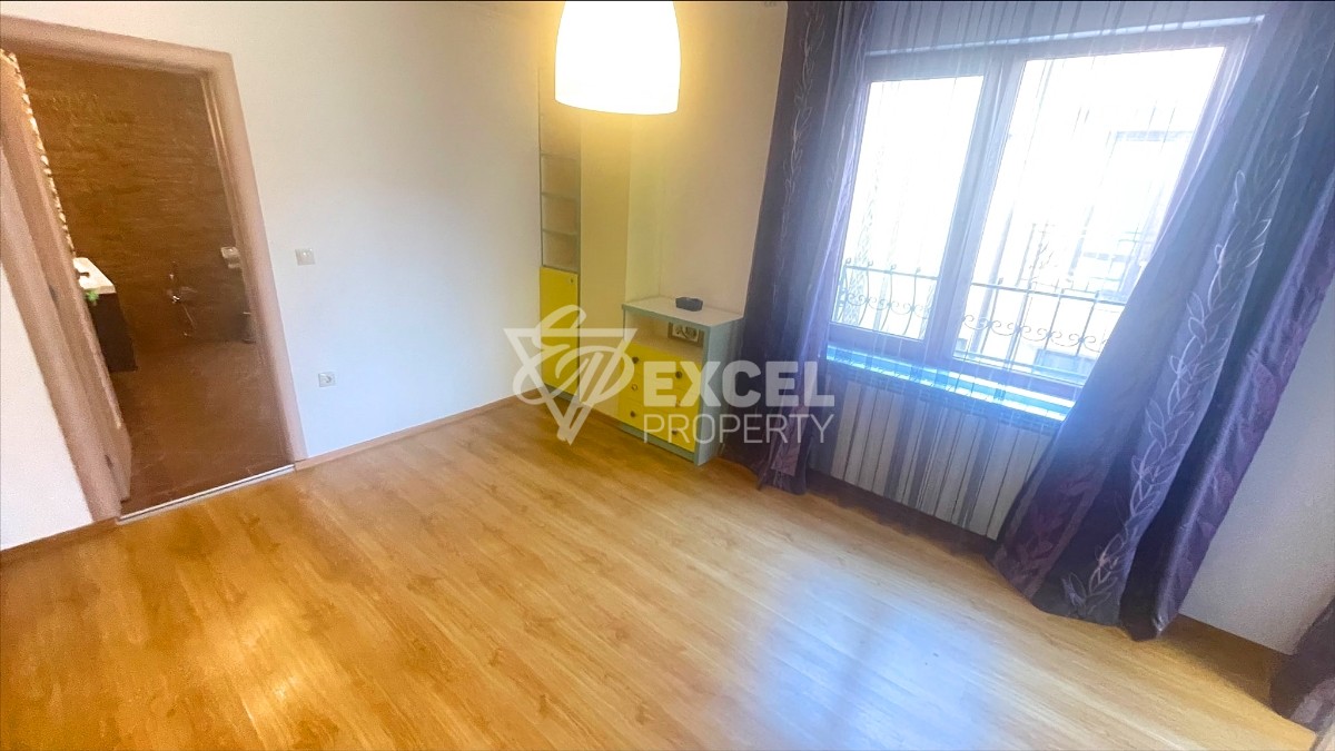 Large apartment in Cherno More district, suitable for a large family