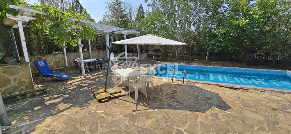 A stunning villa with a private pool in the area between Sunny Beach and Kosharitsa