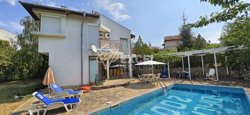 A stunning villa with a private pool in the area between Sunny Beach and Kosharitsa