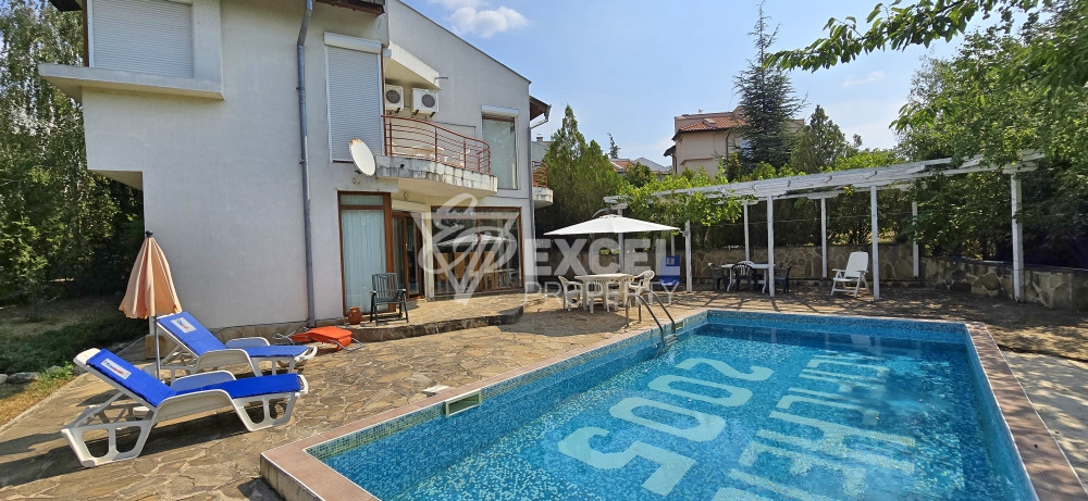 A stunning villa with a private pool in the area between Sunny Beach and Kosharitsa