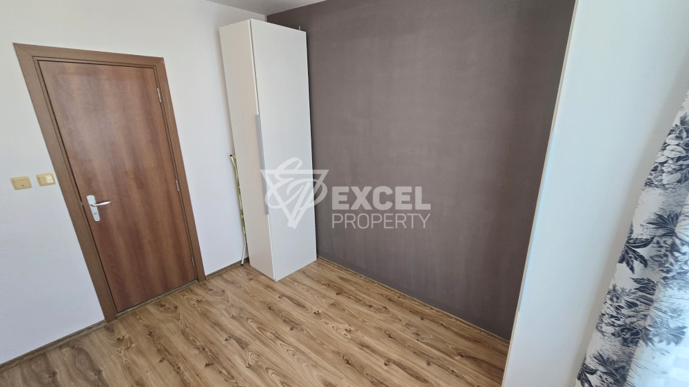 Apartment with two bathrooms and pool view in the elegant Dawn Park complex