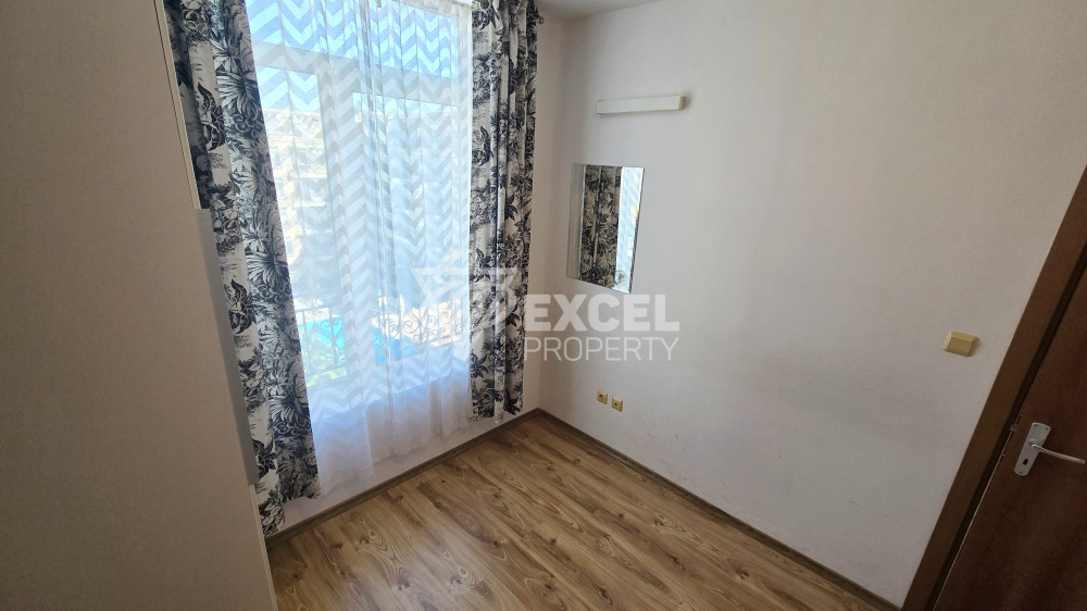 Apartment with two bathrooms and pool view in the elegant Dawn Park complex