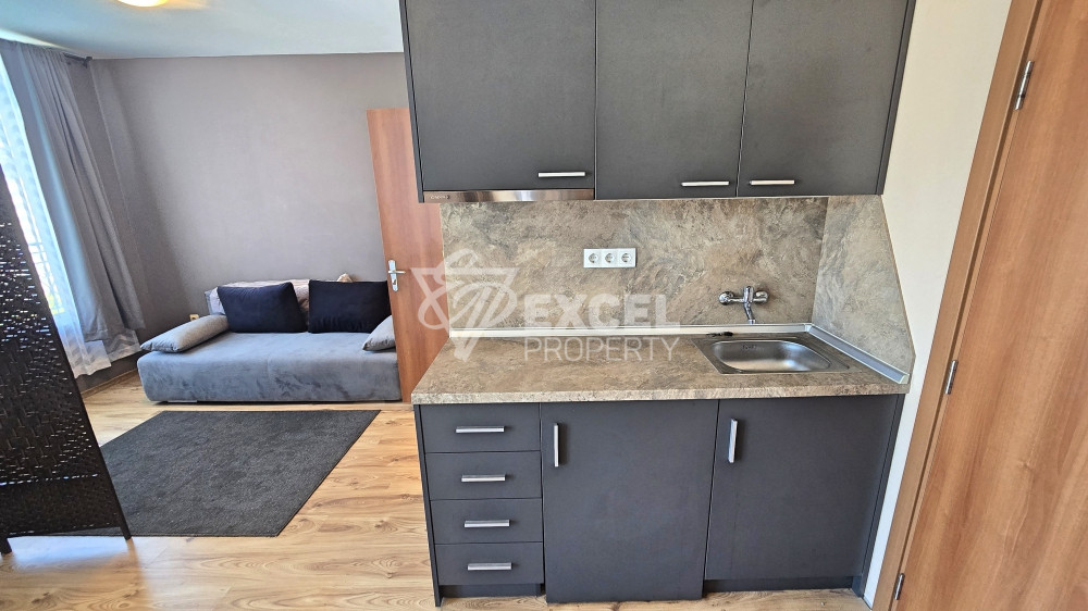 Apartment with two bathrooms and pool view in the elegant Dawn Park complex