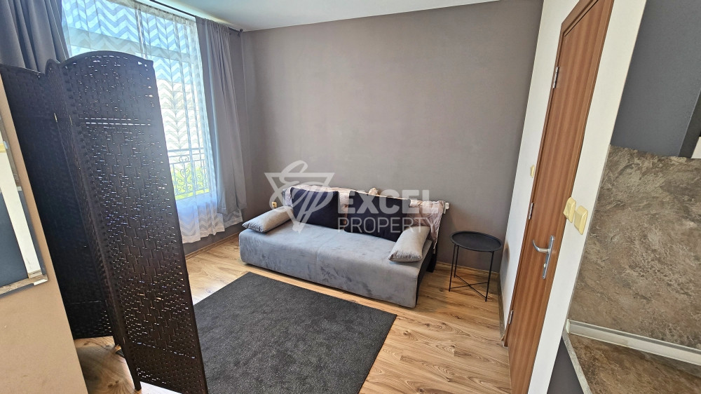 Apartment with two bathrooms and pool view in the elegant Dawn Park complex