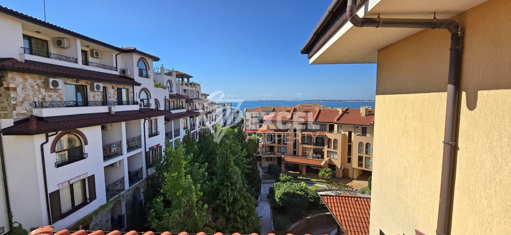 An exceptional offer in Saint Vlas with a sea view