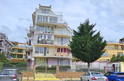 Two bedroom apartment with a parking space in Sveti Vlas only 400 m from the sea