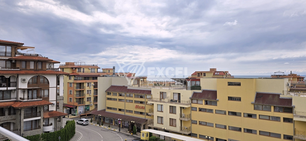 Two bedroom apartment with a parking space in Sveti Vlas only 400 m from the sea