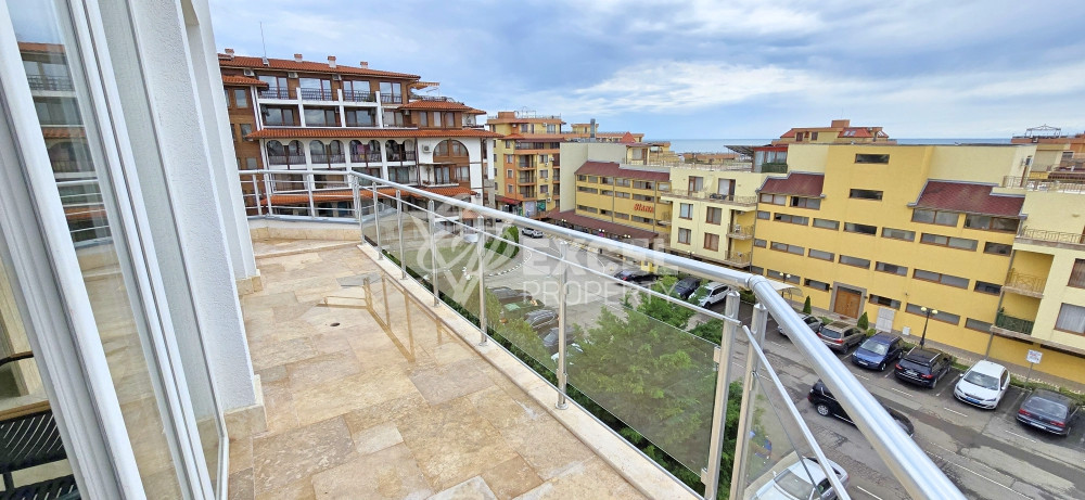 Two bedroom apartment with a parking space in Sveti Vlas only 400 m from the sea