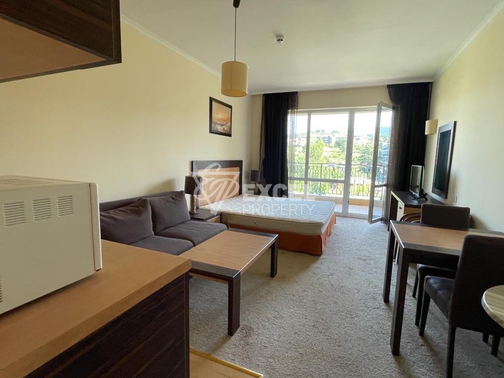 Affordable studio in Majestic Beach Resort, first line to the beach
