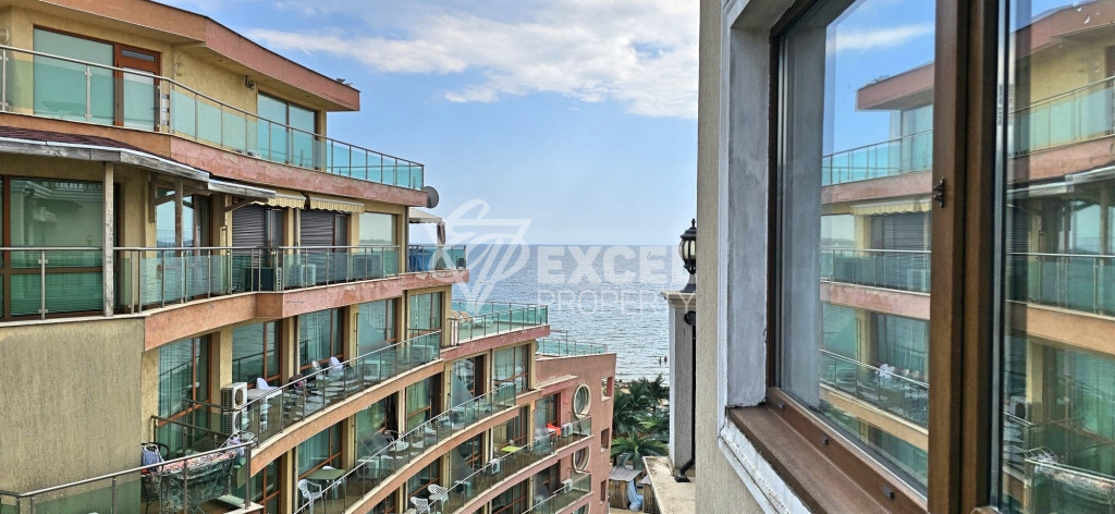 Furnished one-bedroom property on the first line with a nice view