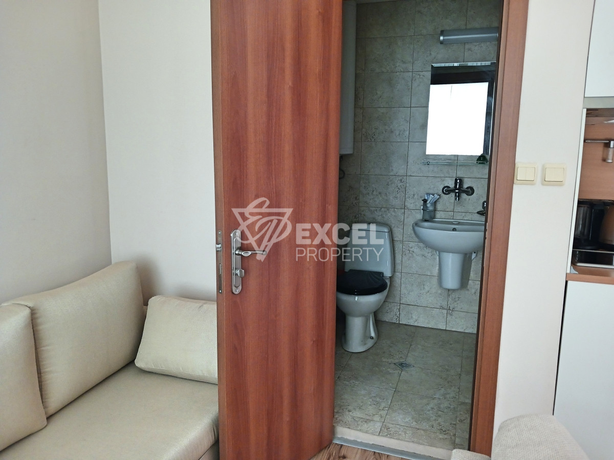 One-bedroom furnished propertyin Dow Park cmplex