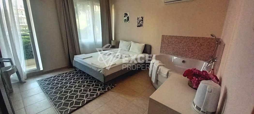 Stylish property with jacuzzi  in Izida Palace 1 complex