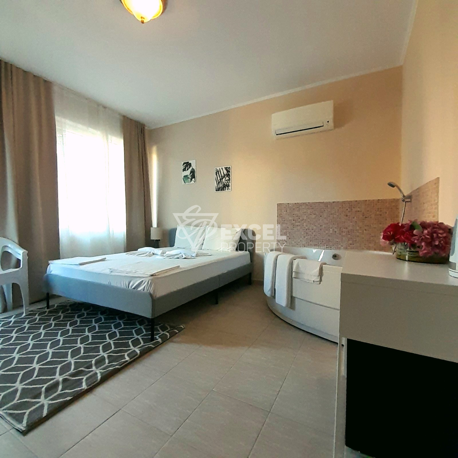 Stylish property with jacuzzi  in Izida Palace 1 complex