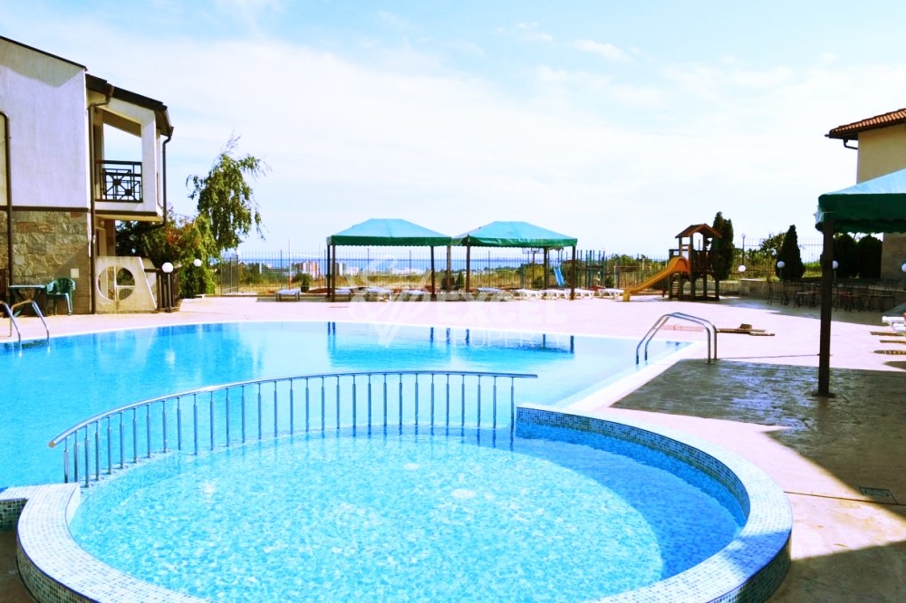 House with a view of the sea and the Kosharitsa pool