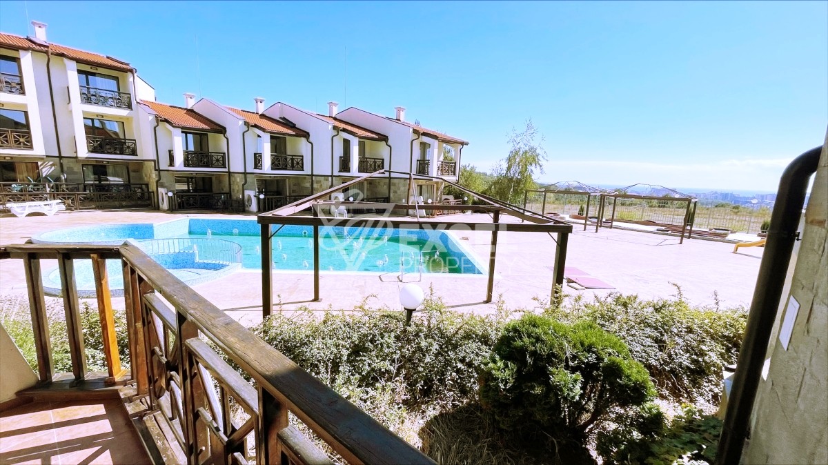 House with a view of the sea and the Kosharitsa pool